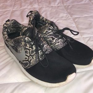 Nike Roshes, black & white.